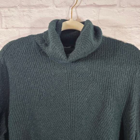 M Sweet Romeo Dark Green Turtleneck Sweater NWT Oversized Tunic Plush Cozy Sz M - Picture 2 of 9